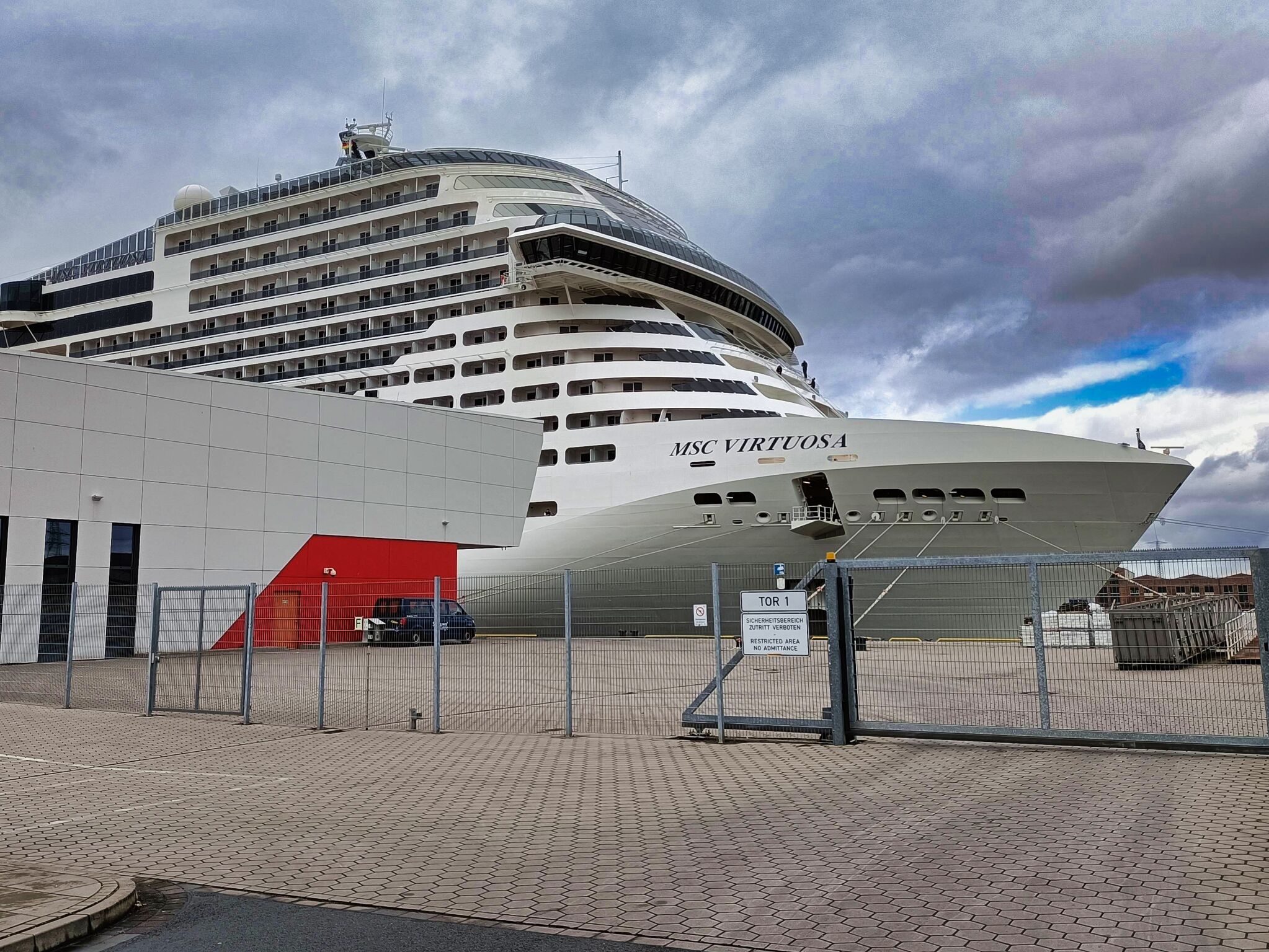 MSC Virtuosa in Finkenwerder